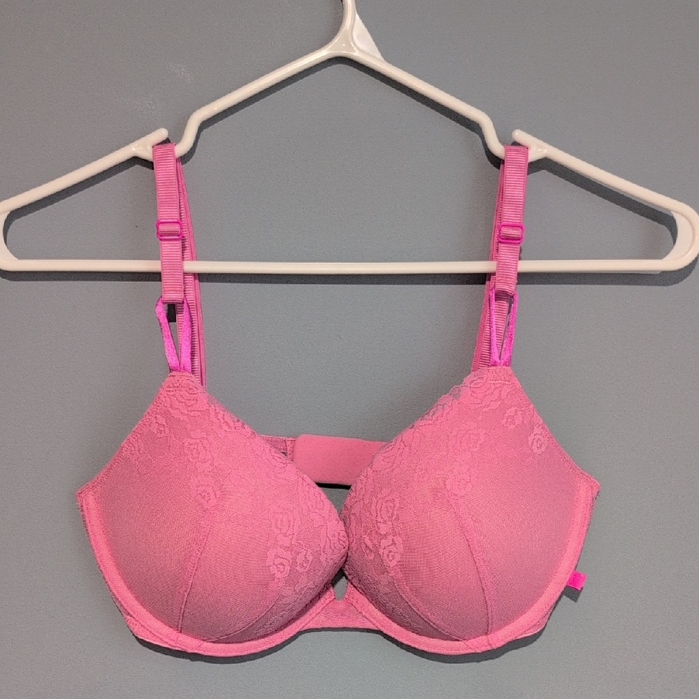 Victoria's Secret Push Up Pink Lace Underwire Bra Size 34D